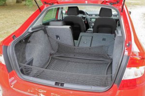 Ты хочешь сказать, что в ФАБИИ!!! хэтчбэк БОЛЬШЕ места чем в Рапиде лифтбэк? О_О