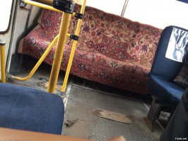 Люди из общественного транспорта