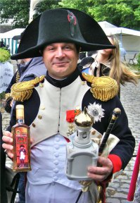 Да, реконы люди грамотные. Но и повеселиться любят...