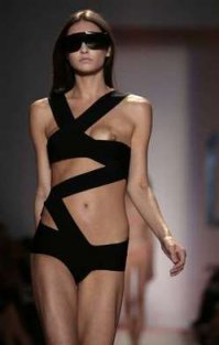 10 человек, неправильно выбравших купальный костюм