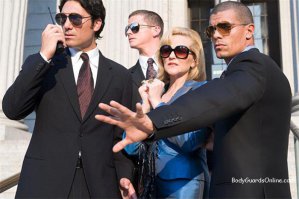 "...как за живым щитом..." Вот так?