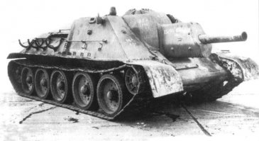 "Танк вооружался 122-мм нарезной пушкой Д25-Т, ранее устанавливавшейся на танке ИС-2 и самоходках СУ-122.."
СУ-122 базировалась на "Тридцатьчетвёрке" и имела гаубицу М-30, Д-25. Т.е. с ИСами вообще ничего общего не имела, кроме красной звезды на борту.