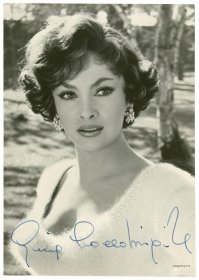 Не то что фанатею, но ее тоже можно присовокупить
Джина Лоллобриджида тоже итальянка. Международную славу Лоллобриджиде принесли роли в фильмах «Фанфан-Тюльпан» (1952) режиссёра Кристиана-Жака и «Собор Парижской Богоматери» (1956) режиссёра Жана Деланнуа. Она жива, сейчас ей 88 лет. Двоюродная внучка Джины — чемпионка Италии по конькобежному спорту, страшненькааааяяя, но молодец