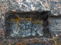 Вы опять подменяете "возможно" и "целесообразно". Вернемся к нитке и бетону - обычной нитью тоже можно блок перепилить, только это нецелесообразно. Перевернув пару раз монолит у подножия Мачу-Пикчу ну не деревянным блоком, а домкратом, можно экстраполировать, что туева куча народу, за вычетом передавленных при перетаскивании, бействительно вручную могли на гору все притянуть и зубочистками выточить. Фиг-ли, культ бессмысленный и беспожадный. Но не надо обвинять людей, живших до нас, в бредоголовости из культовых соображений. Если на рисунке  видны изъятия в контрпродуктивной конфигурации, рациональнее предположить, что использованная технология была значительно менее трудоемкой, чем тупое перетирание, а не доказывать, что гланды можно удалять и через задний проход.