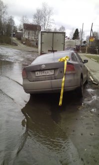 Немцы не пройдут (лужа та же, что в видео)