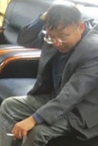 Похоже, у профессора это не первый экзамен по распитию водки за сегодня