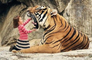 Киса! Скажи Ааа.