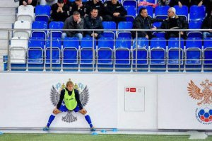 Так вот откуда у Плющенко крылья растут... )