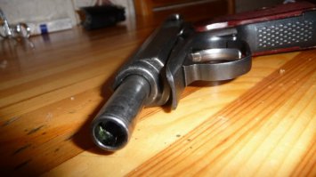 Английский двуствольный кремневый пистолет