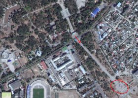 Он в Парке Славы, напротив этого парка.