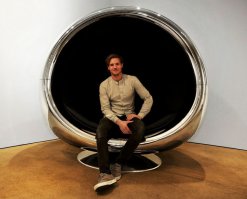 не так давно статья на фишках
"Кресло, сделанное из двигателя Боинга-737"