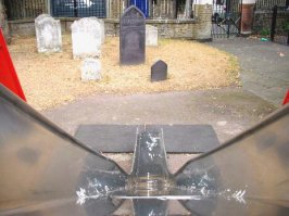 Жуткие детские игровые площадки, способные сломать психику любого ребенка  