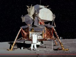 Подумаешь впадина на батискафе! Парни в картонных коробках летали на ЛУНУ!