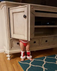 Интересно было бы увидеть весь костюмчик ребенка..