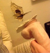 Во Франции защитили от вандалов статую Геракла, сделав его пенис съемным  