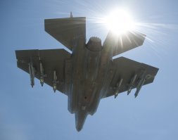 ПАК ФА и F-35 с внешней подвеской