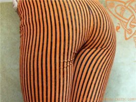 А что здесь оскорбительного? Это ж тогда вообще столько вещей можно под запрет подвести...