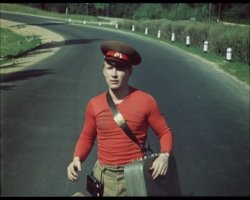 А как звучит название на польском...
Польша (премьера в 1971 году) — Siedem dziewcząt kaprala Zbrujewa.
Однако... Согласно опросу кинокритиков, проведённому газетой «Советская культура», фильм был назван одним из худших (наряду с Морской характер, Песни моря, Корона Российской империи, или Снова неуловимые и Опекун), вышедших в прокат в 1971 году.
Мне фильм очень даже нравиться. И ещё один классный, последнее фото.