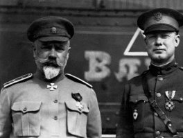 Белогвардейская сволочь с хозяевами. С теми кому они служили и чьи интересы в России защищали.