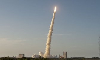 Красотища!!!! Хоть и живу не в России, но всё равно гордость и радость берёт за то, что не получилось у Борьки и Мишки продать и просрать страну пендосам!
А ещё обратил внимание на то, что при запуске Ангары нет дымного следа как за пендосовскими ракетами.