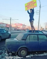 Вот теперь отрабатывает долг...