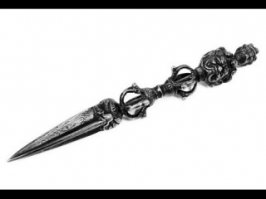 Всё это хорошо, но самый невероятный в мире клинок вот этот. Он настолько не вероятен, что его невозможно сделать в земных условиях.