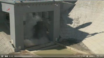 Там трибуны для высокопоставленных чиновников?