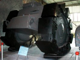 Фото с 1 по 3. Сухопутный минный тральщик Vs.Kfz.617 Alkett Minenraumer.
Фото 4. Krupp Räumer S

(прототипы)