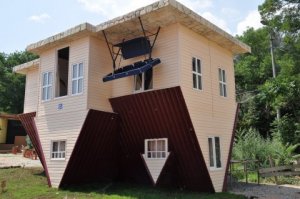 Таинственное циклопическое сооружение на месте Александровской колонны в начале 19 века 