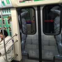 Самые необычные вагоны метро со всего мира