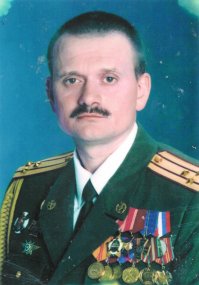 Вот он, настоящий тушила. Вечная память Евгению и тем, кто пожертвовал жизнью, ради спасения жизни других, в том числе и пожарным Чернобыльской АЭС
