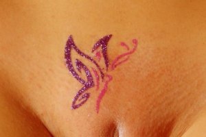 16 тату идей для людей, которые не хотят, чтобы все знали, что у них есть татуировка