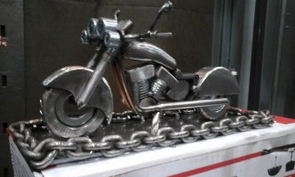 Ой, как я люблю диванных экспертов...
Во-первых, интеллект пишется с двумя "Л".
Во-вторых...на фото ниже, это тоже несколько моих произведений и я дико сомневаюсь, что, Вы со своими прямыми руками и интеЛектом можете сделать что-то подобное