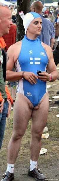 Эволюция купальника: от громоздких платьев до бикини