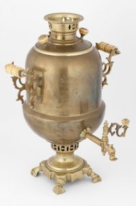 это не желудь а паук.вот желудь.