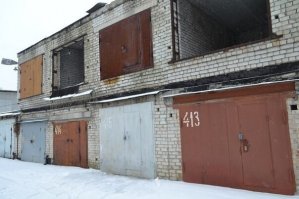 нумерация: 414, 415, а потом 413 - это не наша вселенная, поэтому второй этаж тоже возможен