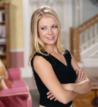 Похоже, надо делать категорию "Симпатичные ведьмы"...
Сабрина - маленькая ведьма.