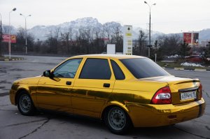 Пихня!
У нас вон приоры золотом кроют, еще при жизни хозяина!