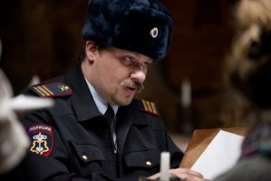 Полицейский приютил котенка и теперь они сражаются с преступностью вместе