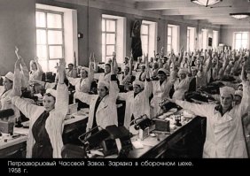 Всё хорошо в меру. Чем бы ты ни занимался, оно неизбежно вредит здоровью, если без меры. Кстати, стоять несколько часов подряд намного вреднее, чем сидеть это же время. Для работников, чтоб хоть как-то их уберечь, устраивают производственную гимнастику. Правда, уже лет 30 о ней не слышал.