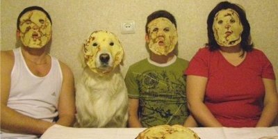 Наша же кухня- одни обои чего стоят с розеткой в середине стены, какая Америка?