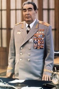 Вот этот мужик медали и ордена коллекционировал.. причём не абы какие - все "заслуженные"!!! не покупные!!!