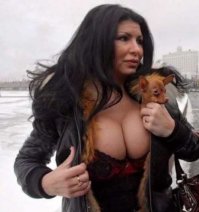 вот на этой фото явно перекачка груди , а большая часть фото выше вполне хорошие сиськи:) так что с автором поста я не согласен. хотя лайк за сиськи