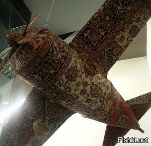 Ковролетчики ночь не спали
Пыль из этого ковра выбивали
/Высоцкий/