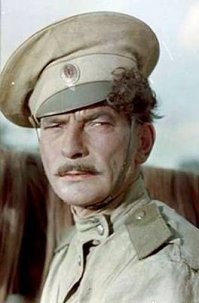 Петр Петрович Глебов
1915-2000
Добровольцем ушёл на фронт и стал зенитчиком. Служил в зенитно-артиллерийском полку, который охранял от гитлеровских самолётов западный сектор Подмосковья: Очаково, Переделкино, аэропорт Внуково.