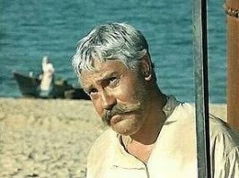 Павел Борисович Луспекаев 1927-1970
В 1943 году пятнадцатилетним подростком он ушёл добровольцем на фронт. Попал в один из партизанских отрядов, неоднократно участвовал в боевых операциях в составе партизанской разведгруппы («опергруппа 00134»). Во время одного из боёв Луспекаева тяжело ранило в руку разрывной пулей, раздробило локтевой сустав.[3] Его отправили в саратовский военный госпиталь, где срочно начали готовить к ампутации руки. Усилием воли Луспекаев выплыл из беспамятства и не позволил хирургу дотронуться до своей руки, пока тот не поклялся попробовать обойтись без ампутации[4]. Руку удалось спасти. После выздоровления П. Луспекаев был определён на службу в штаб партизанского движения 3-го Украинского фронта. В 1944 году, демобилизовавшись из армии, Луспекаев переехал в Ворошиловград (ныне Луганск).