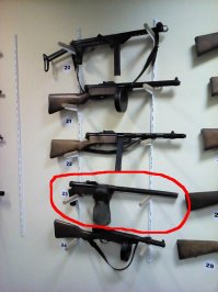 Ktonibud znaet 4to za ruzhyo ?