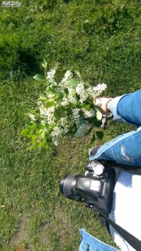 зачем фоткать на что то если на шее висит фот??? Показать что есть фот? Nikon D3100 )