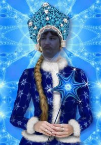 В соцсетях столько гениев фотошопа, которым в помощь убогие фотогенераторы