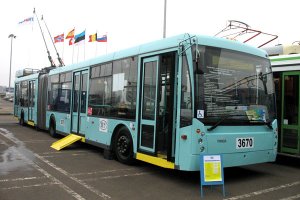 Да конечно купите у китайцев автобус, который спишите через 5, а то и меньше лет. Ведь в нашей сверхдержаве нету аналогов!
А как же завод ТРОЛЗА, который выпускает троллейбусы уже более 50 лет! И сейчас находится не в самой лучшей форме, со слов работников, которым РЕГУЛЯРНО задерживают зп!